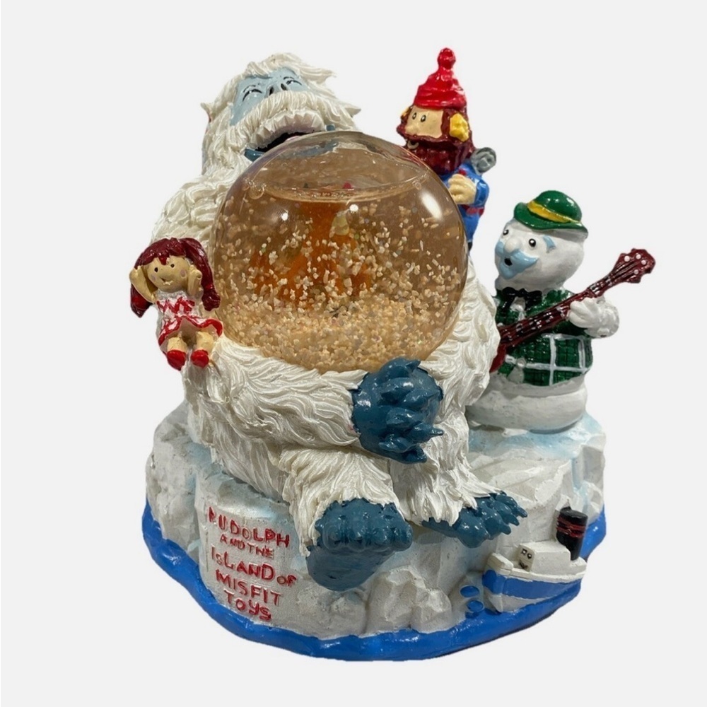 Vintage Rudolph Island Of Misfit Toys Musical Snow Globe Bumble Yukon Dolly